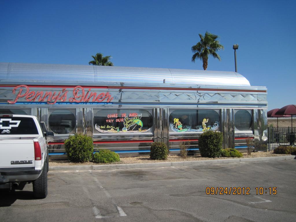 Travelodge By Wyndham Yermo Exterior photo